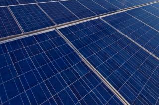 Preise für Solarspeicher um rund ein Drittel gefallen