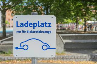 Fünfter Förderaufruf zum Ausbau der Ladeinfrastruktur für Elektrofahrzeuge